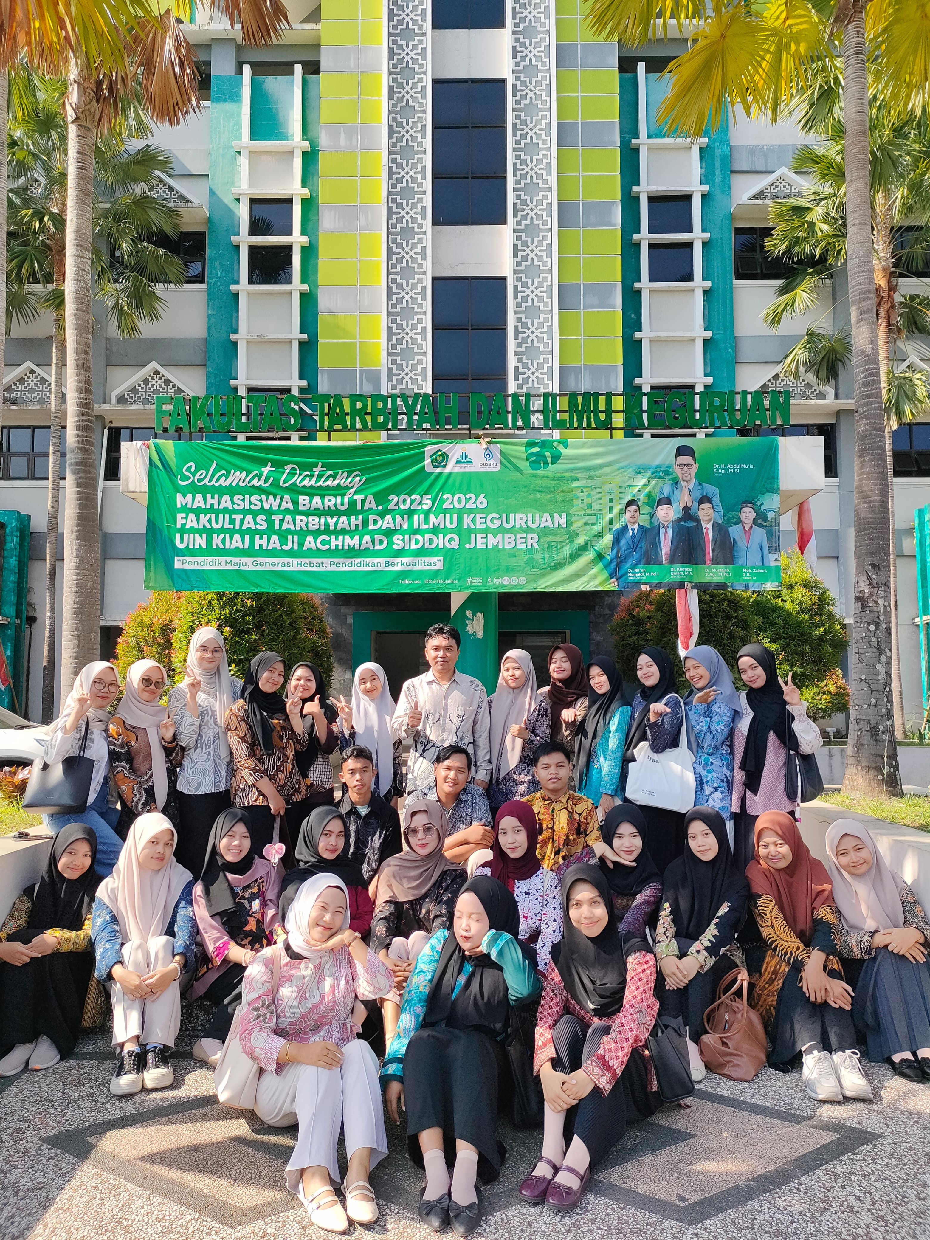 D2 PGMI UIN KHAS Jember Meriahkan Hari Batik Nasional dengan Semangat Bangga Memakai Batik