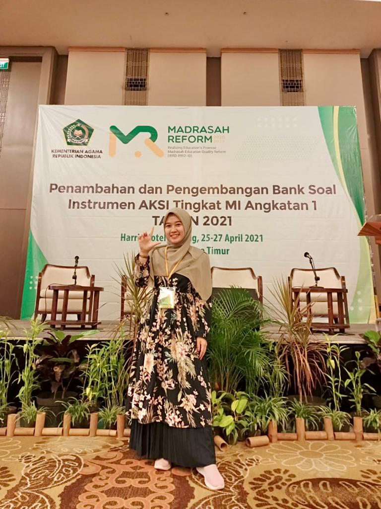MEMBANGGAKAN, ALUMNI MAHASISWI PGMI MENJADI SALAH SATU DELEGASI PENYUSUN INSTRUMEN AKMI TINGKAT MI